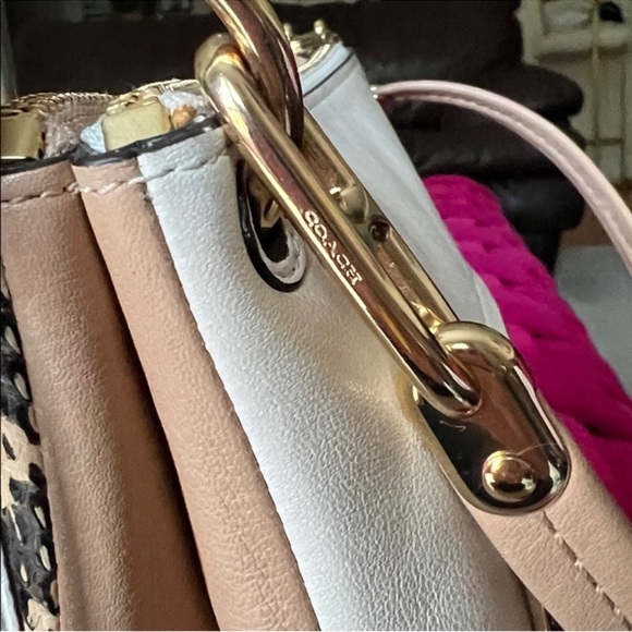 Coach Dreamer Shoulder Bag-GUC - Picture 8 of 15